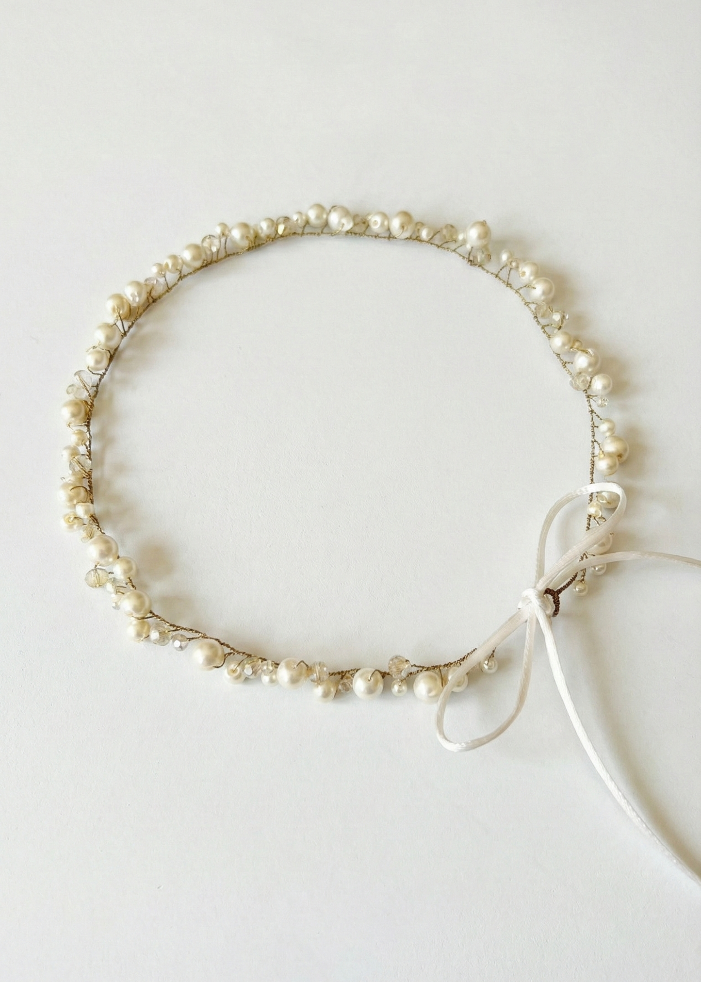 Pearl hair vine with a bow